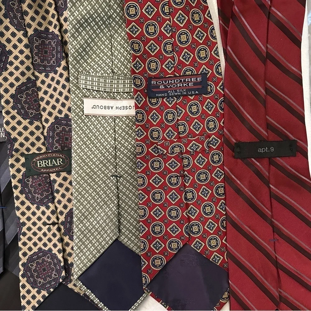 Mixed Lot of 12 Men’s Neck Ties Dept store brands Reaction, Van Heusen, Apt 9,